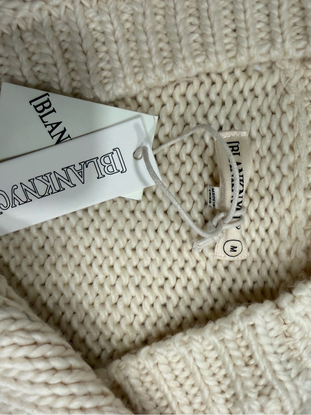 NWT Blank NYC Women’s Cream Chunky Knit Floral Appliqué V-Neck Cardigan M - Picture 8 of 9